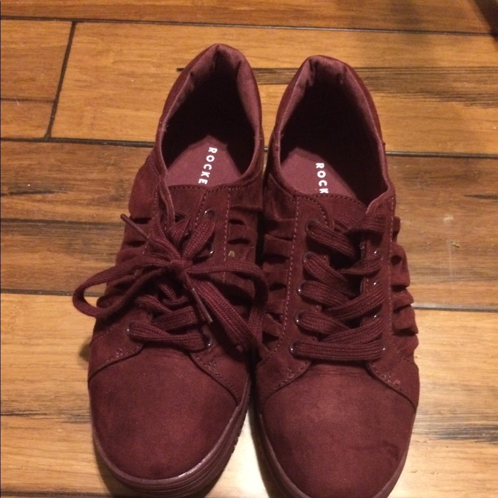 New Rocket Dog Sneakers SZ 8